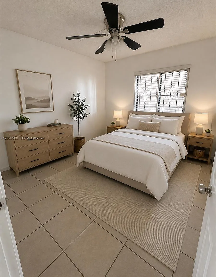 Horizons West Condo #2 — Photo 3