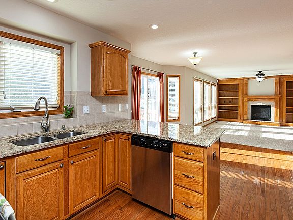 4th image of 9124 Lenham Dr