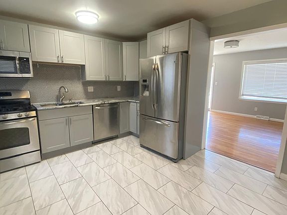 3rd image of 26394 Lorenz St