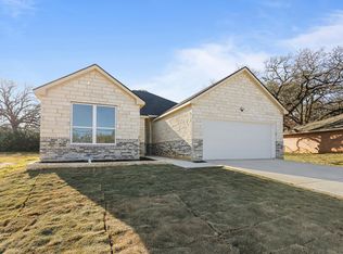 226 Chambers Dr, Alvarado, TX 76009