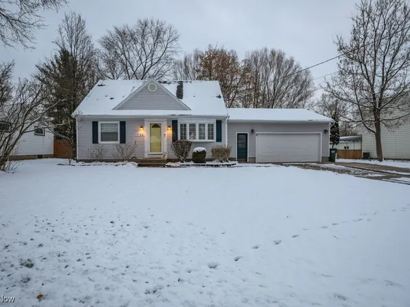 1784 Clearbrook Dr, Stow, OH 44224