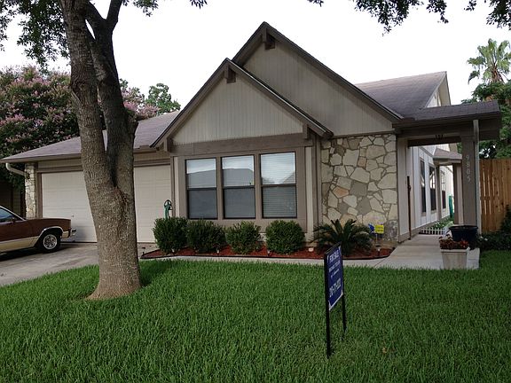 Side walks ramped to entrance