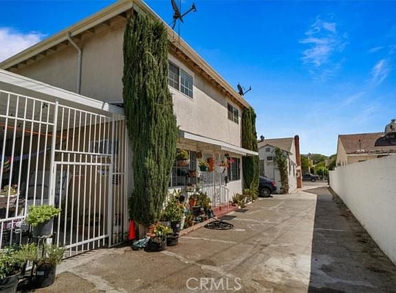 4th image of 7343 Tujunga Ave