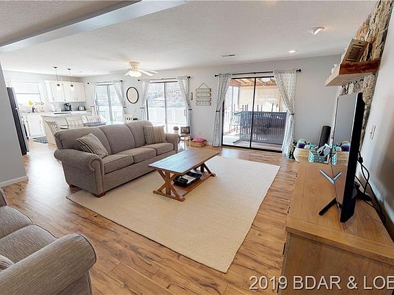 3rd image of 75 Glenwood Estates Dr