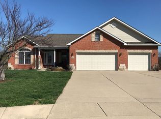 906 High Ridge Dr, Columbia, IL 62236