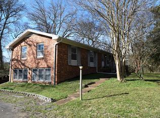 247 Sterling Rd, Hendersonville, TN 37075