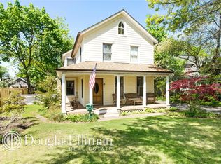 130 Foster Ave, Sayville, NY 11782