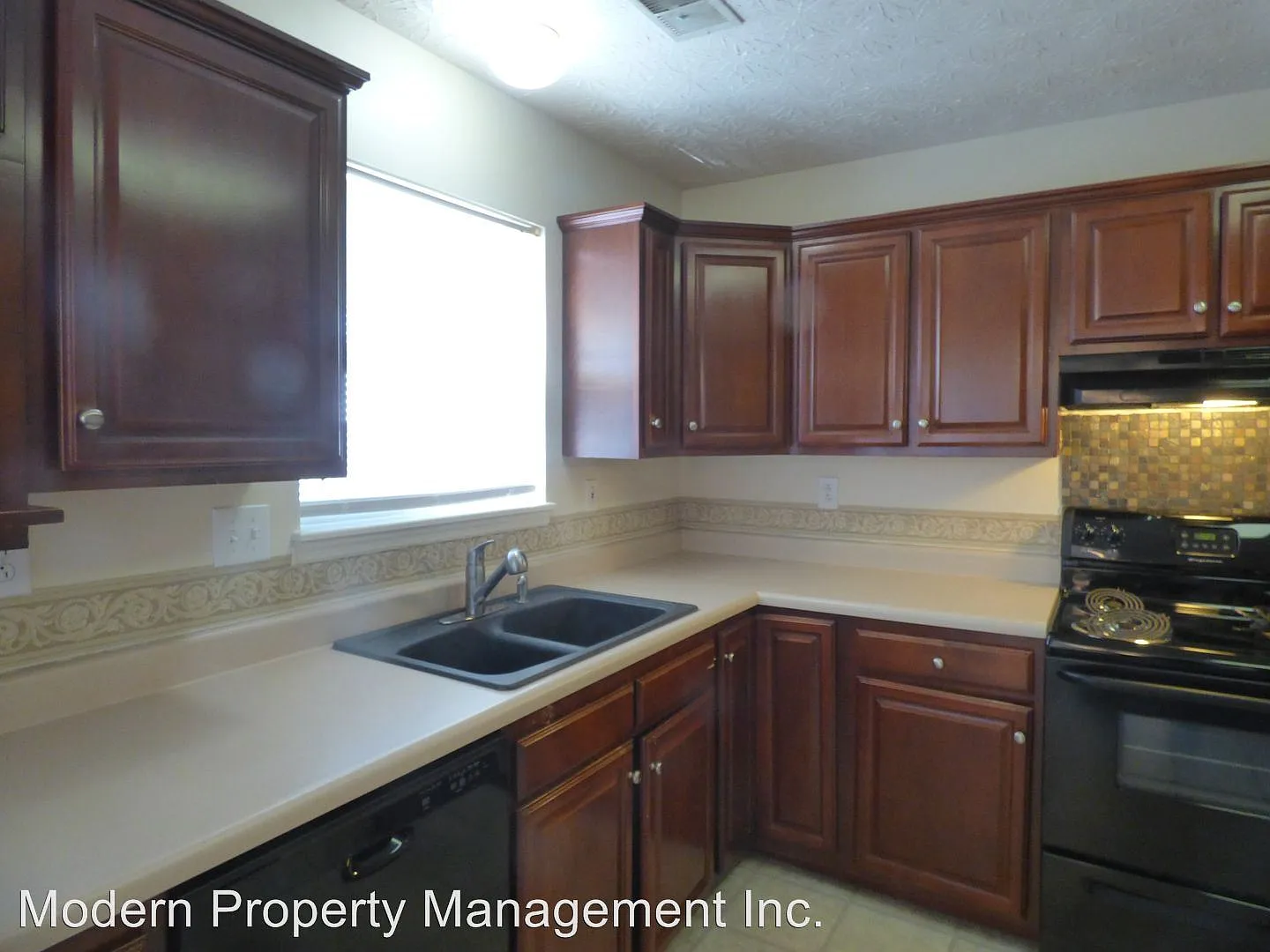 105 Apple Forest Ct photo 1