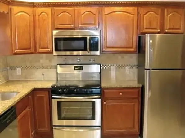 18-26 Bowen St #1, Newton Center, MA 02459