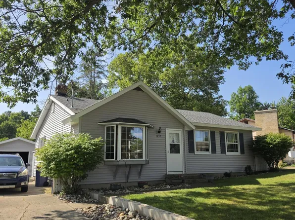 1457 Laughlin Dr NW, Grand Rapids, MI 49504