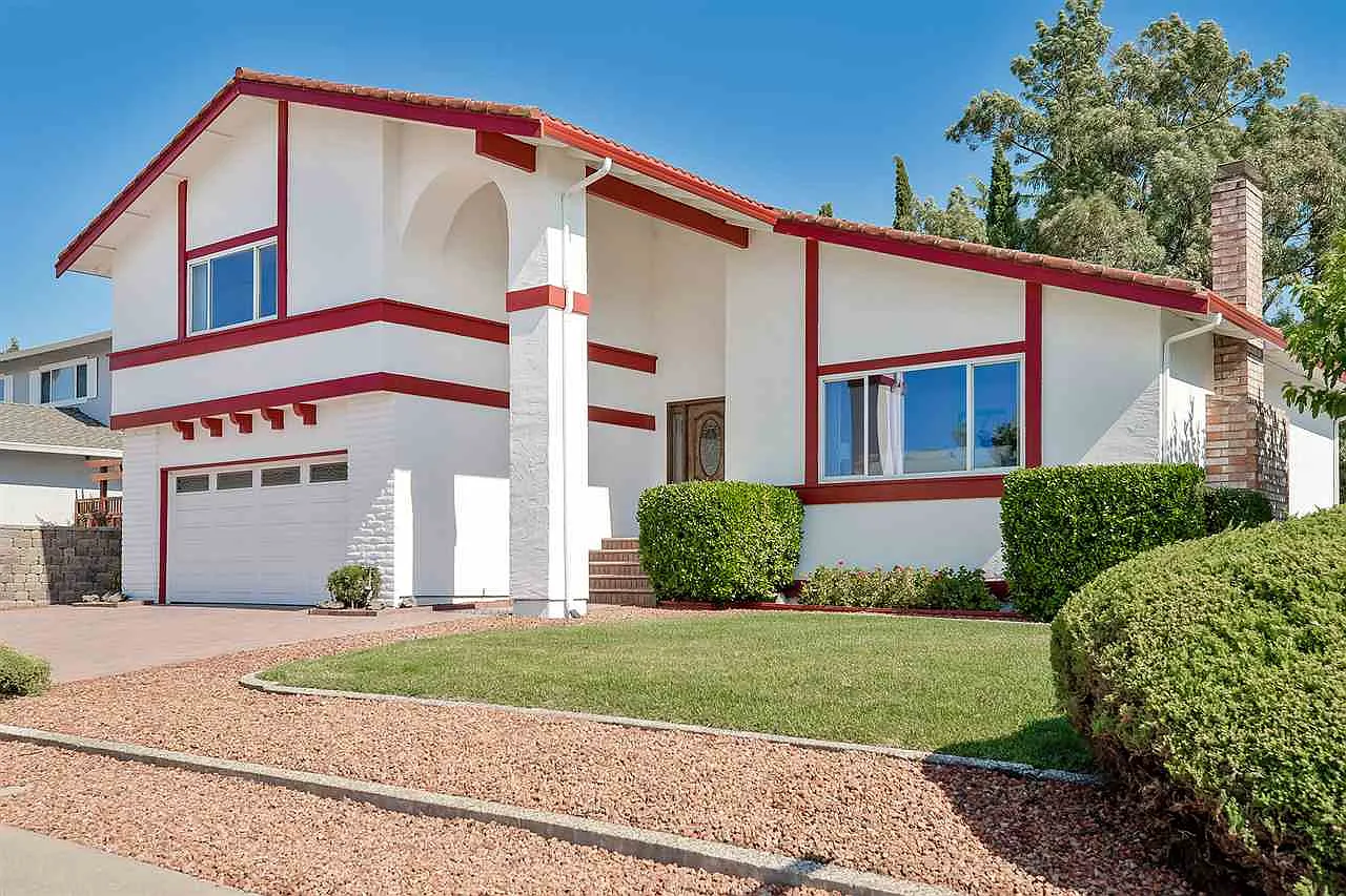 906 Renada Pl photo 1