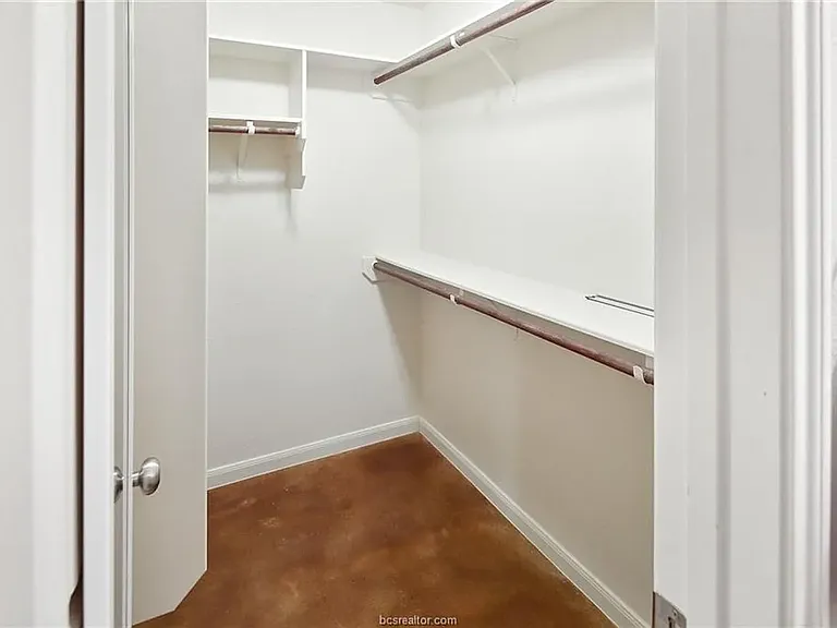 4289 Hollow Stone Dr — Photo 3