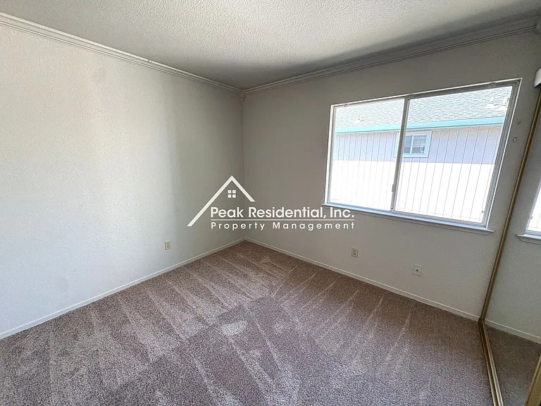 5621 Summit Dr — Photo 27