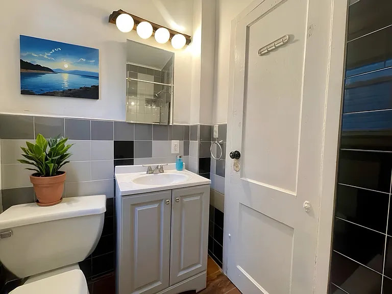 145 Maple St #2 — Photo 7