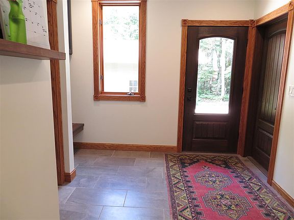 5th image of 60 Oak Hill Dr