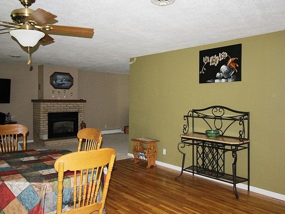 3rd image of 114 N 15th St