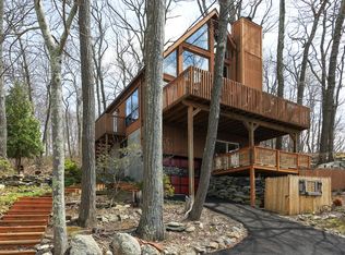 559 Lake Shore Rd, Putnam Valley, NY 10579