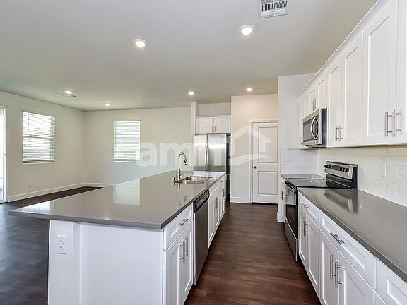 4th image of 567 Lotus Land Ave