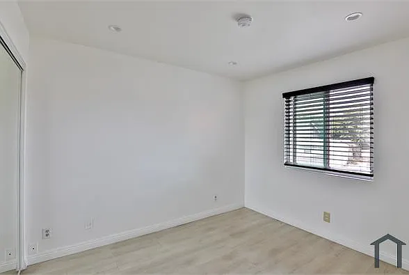 1881 W Jefferson Blvd #204 — Photo 10