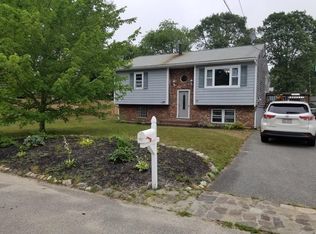 10 Lori Ln, Wareham, MA 02571
