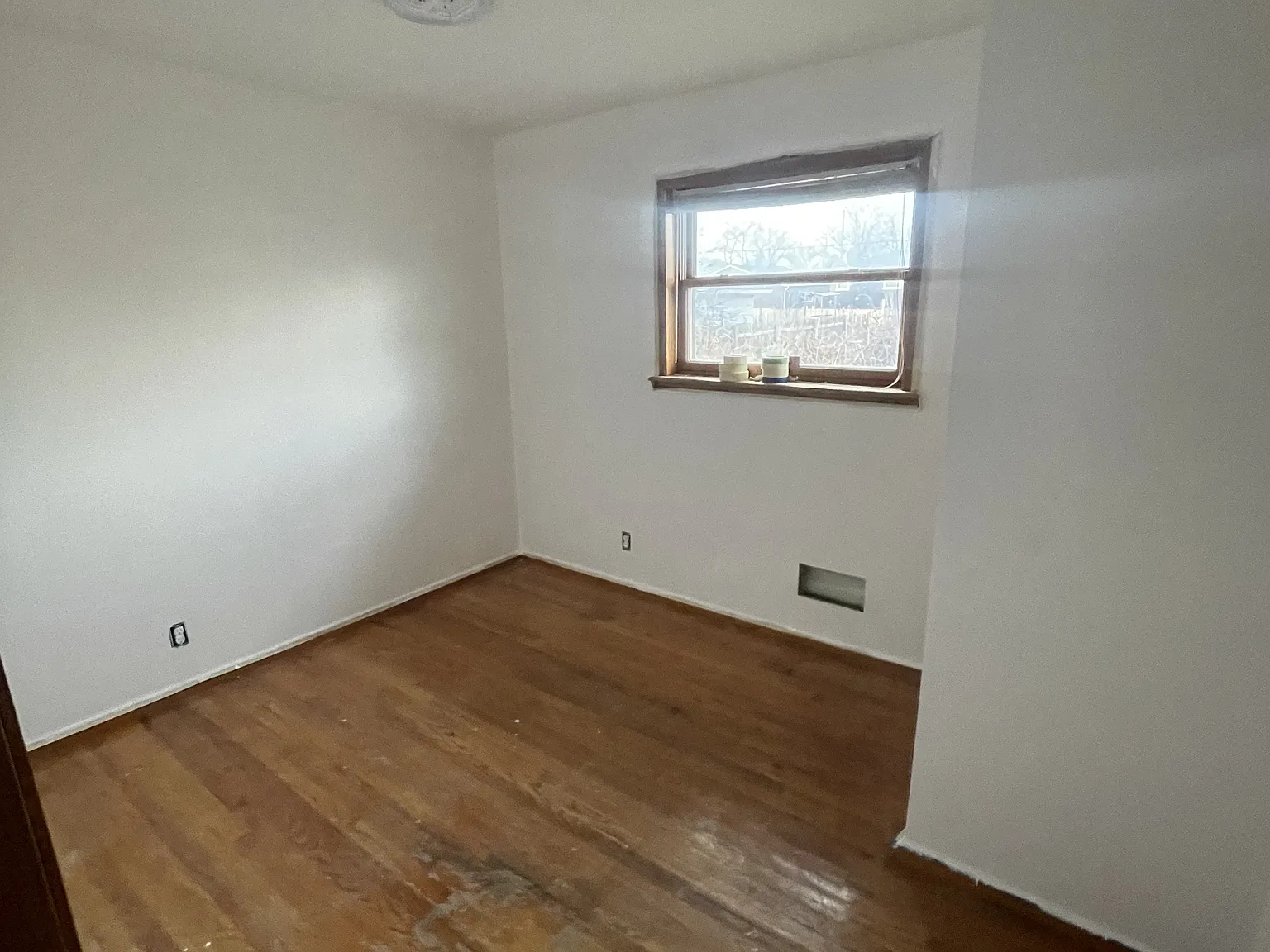 908 Jerlynn Avenue - 1 — Photo 4