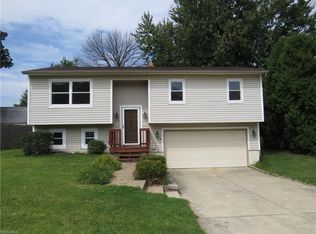 5654 Reef Rd, Mentor On The Lake, OH 44060
