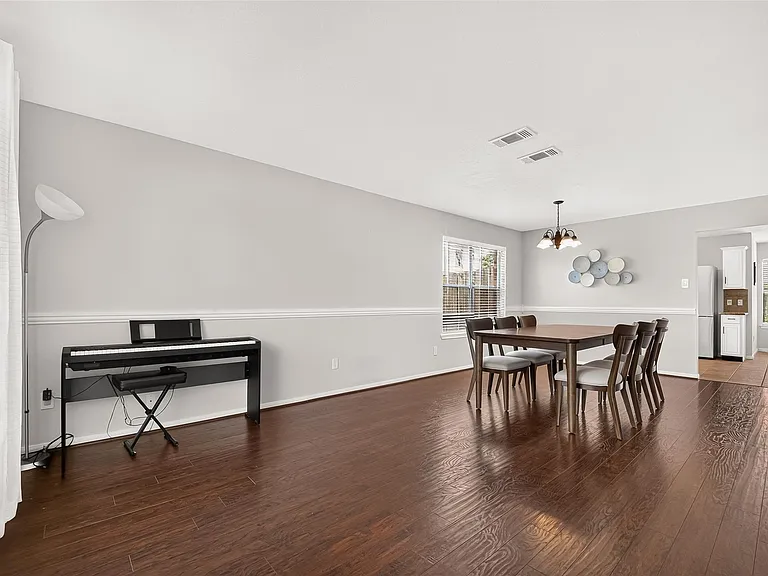 9710 Berkshire Trce — Photo 4