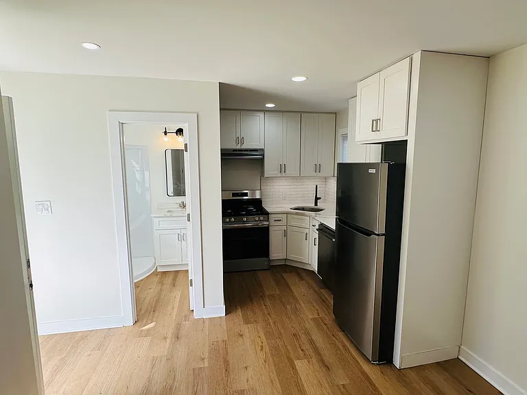 70 E Cleveland Ave — Photo 2