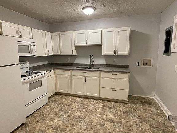2nd image of 3870 Richard Ave