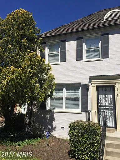 2022 Fort Davis St SE Unit A photo 1