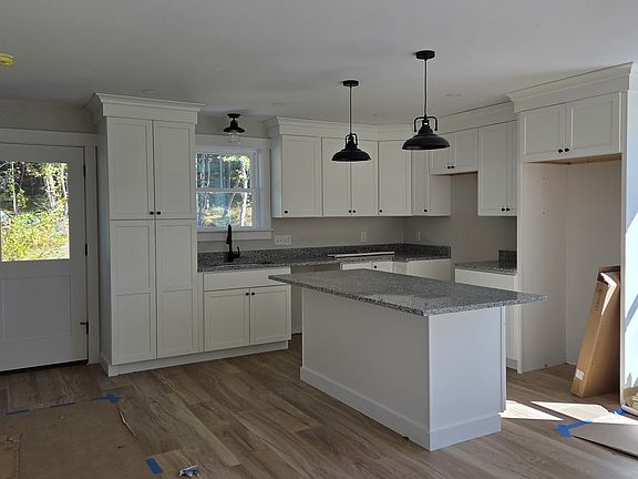 4th image of 100 Kingstown Rd #D
