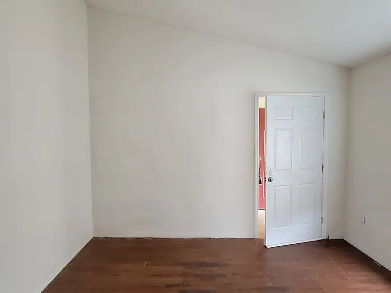 2791 Summerfield St — Photo 5