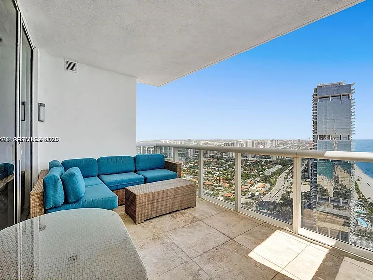 18201 Collins Ave #5202 — Photo 2