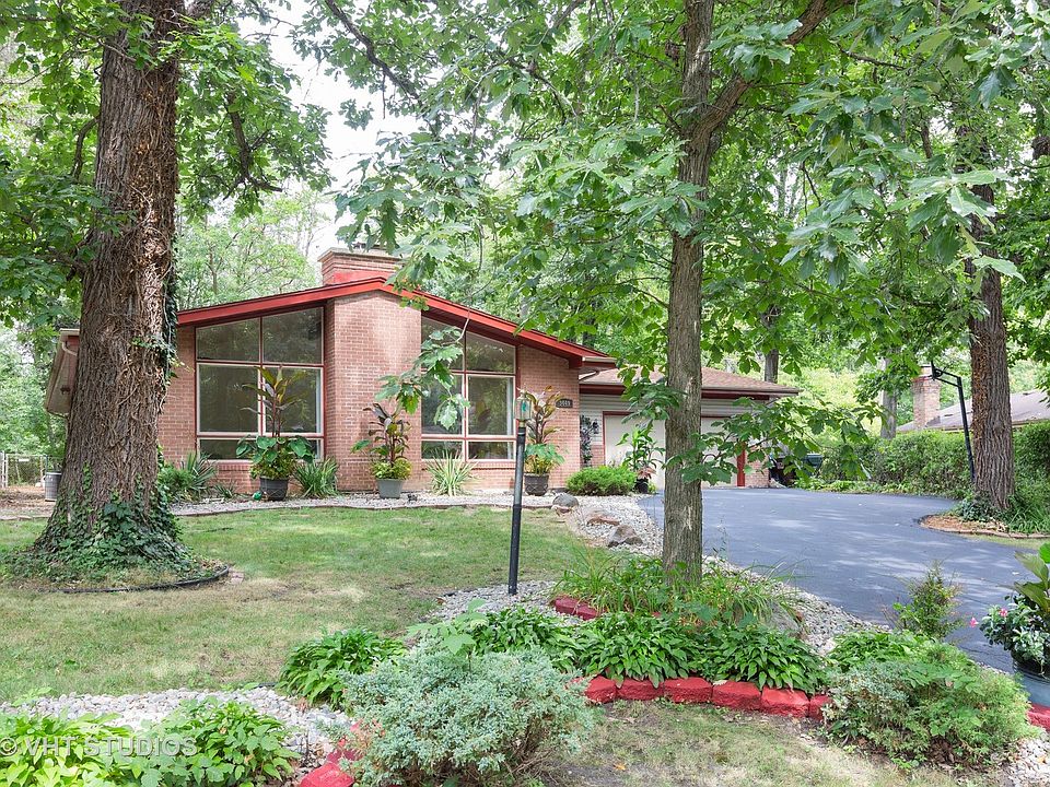 1st image of 3449 Woodland Dr