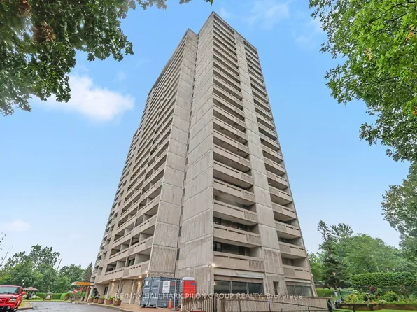 415 Greenview Ave #1305, Ottawa, ON K2B 8G5
