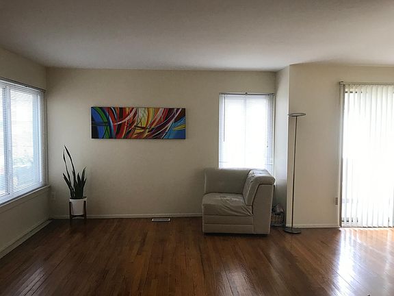 5th image of 255 E Drayton St #107