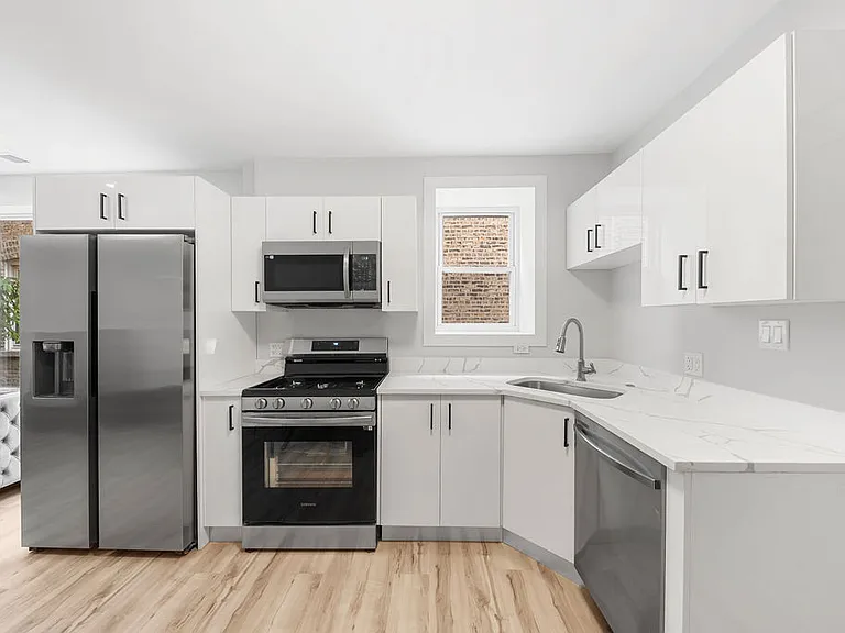 4815 N Hamlin Ave #2 — Photo 5