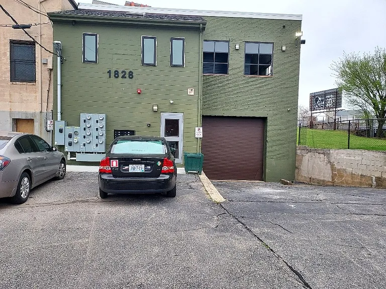1828 Westminster St #2 — Photo 12