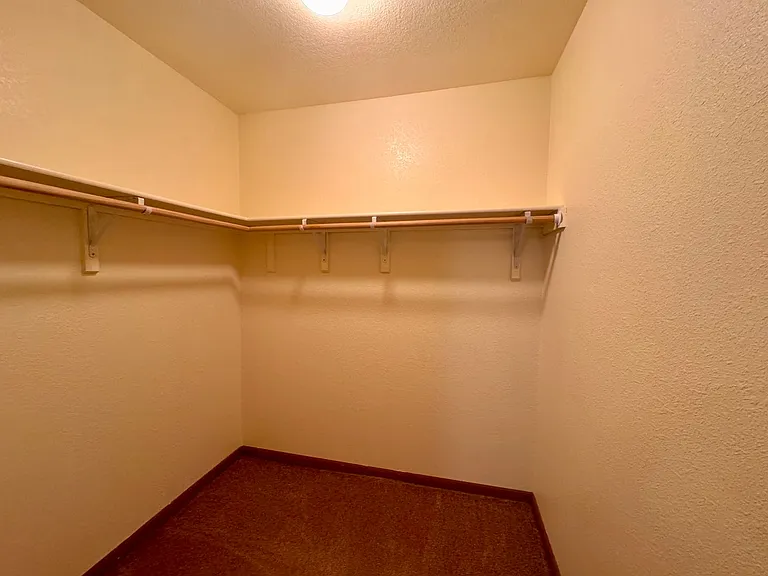22585 Hollow Oak Ln — Photo 13