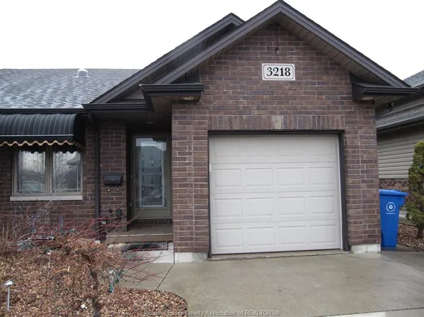 3218 Seville Ave, Windsor, ON N8N 0A4