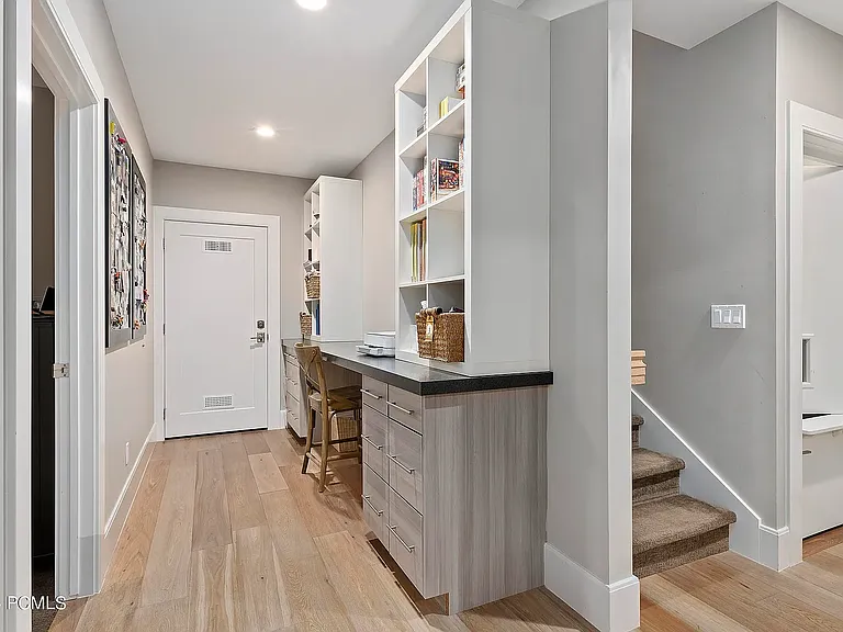 520 E Mission Dr — Photo 22