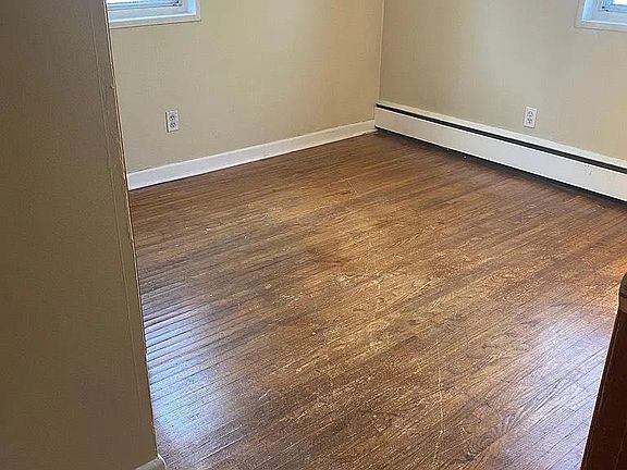 4th image of 442 Englewood Ave APT 4