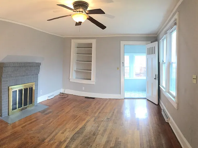 210 S Franklin Rd — Photo 8