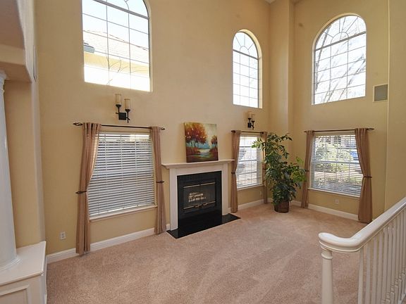 5th image of 305 Ironwood Cir