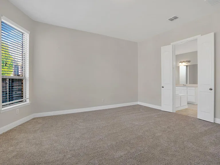 821 Field Xing — Photo 29