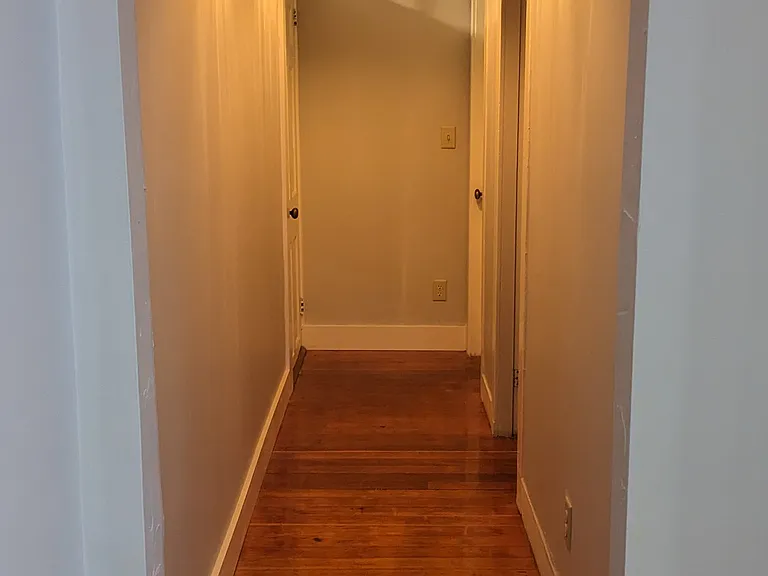 1 Sutton St #2E — Photo 11