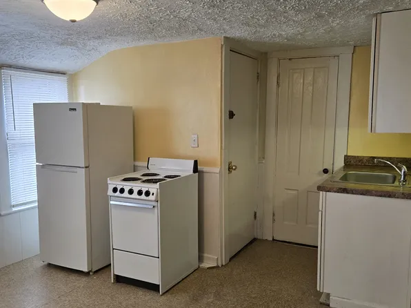 32 Clark St #3, New Bedford, MA 02740