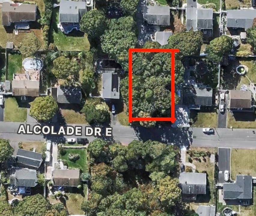 1st image of 100 Alcolade Dr E