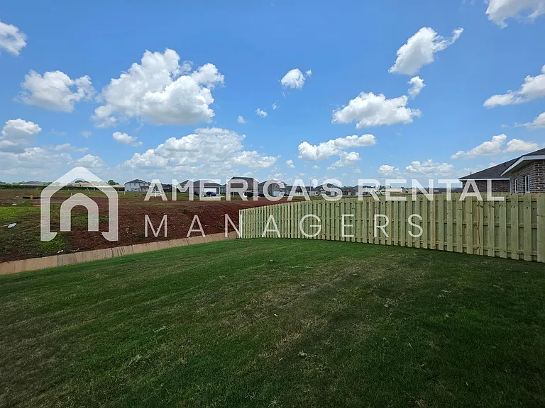 177 Keller Dr — Photo 46