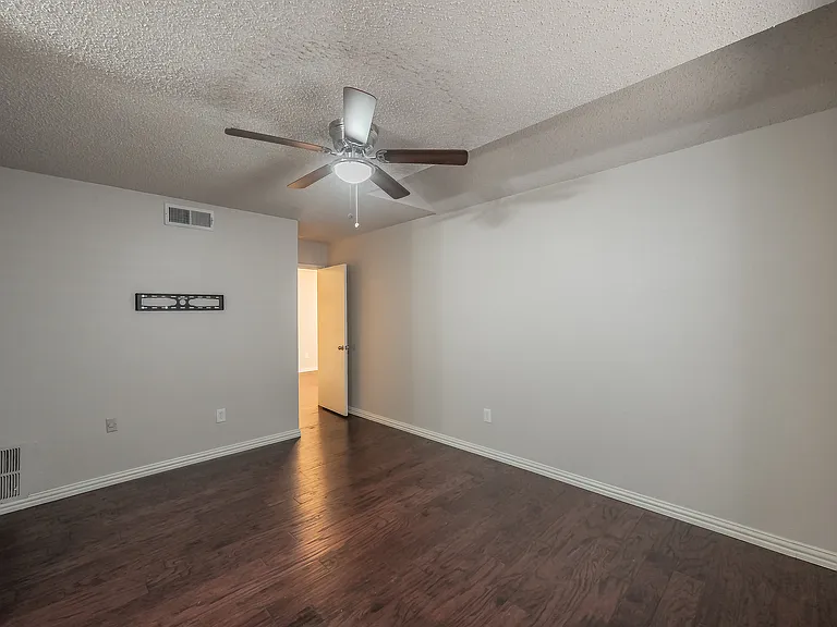 6402 Valleybrooke Ct — Photo 28